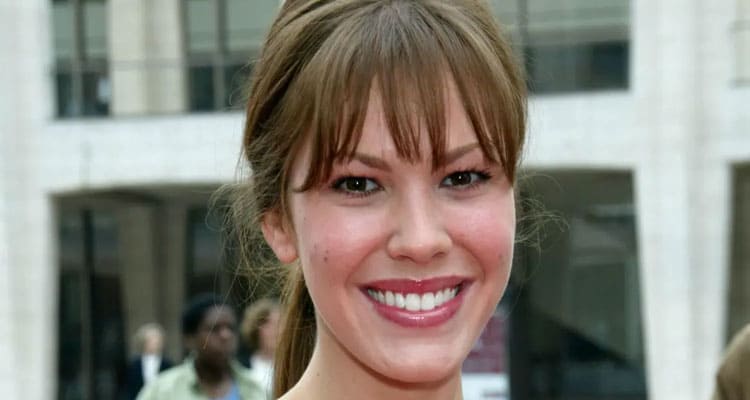Who is Nikki Cox: Age, Level, Spouse, Children, Family, Total assets, Memoir, Wiki and More
